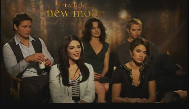 Ashley-Greene-dot-nl_NewMooninterview-TheMovieGuycom0163.jpg