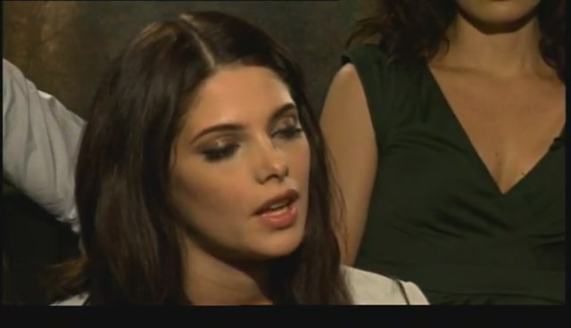 Ashley-Greene-dot-nl_NewMooninterview-TheMovieGuycom0179.jpg