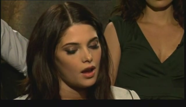 Ashley-Greene-dot-nl_NewMooninterview-TheMovieGuycom0180.jpg