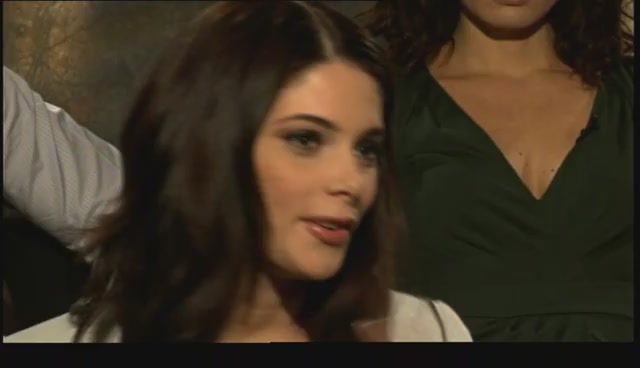 Ashley-Greene-dot-nl_NewMooninterview-TheMovieGuycom0183.jpg