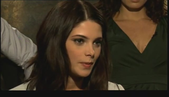 Ashley-Greene-dot-nl_NewMooninterview-TheMovieGuycom0184.jpg