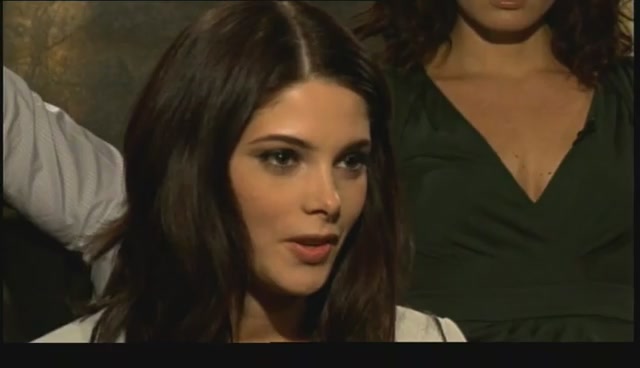 Ashley-Greene-dot-nl_NewMooninterview-TheMovieGuycom0185.jpg