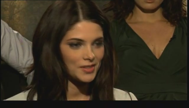 Ashley-Greene-dot-nl_NewMooninterview-TheMovieGuycom0186.jpg