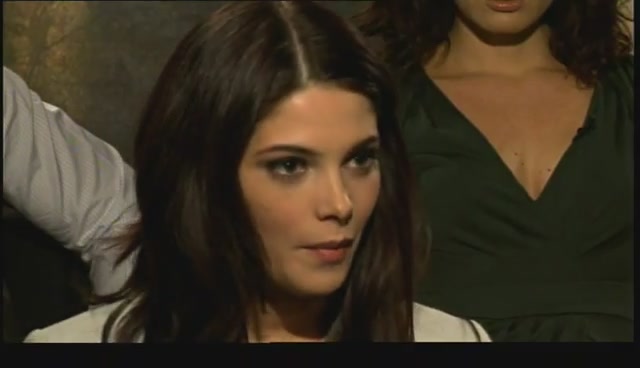 Ashley-Greene-dot-nl_NewMooninterview-TheMovieGuycom0189.jpg