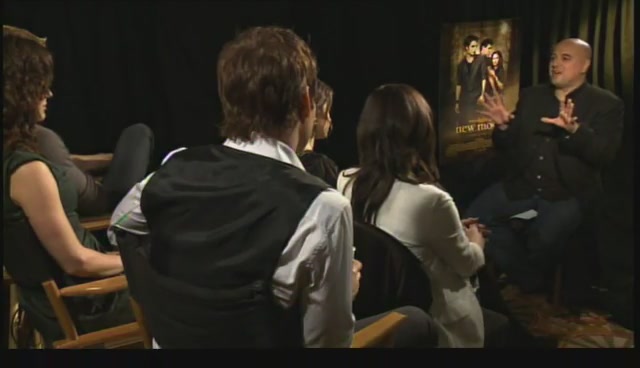 Ashley-Greene-dot-nl_NewMooninterview-TheMovieGuycom0200.jpg