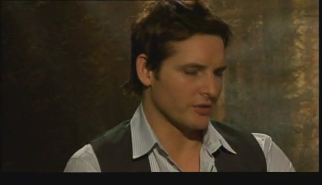 Ashley-Greene-dot-nl_NewMooninterview-TheMovieGuycom0212.jpg