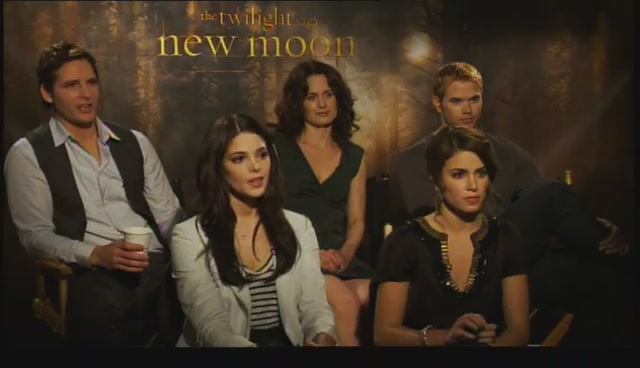 Ashley-Greene-dot-nl_NewMooninterview-TheMovieGuycom0220.jpg
