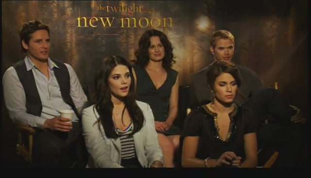 Ashley-Greene-dot-nl_NewMooninterview-TheMovieGuycom0221.jpg