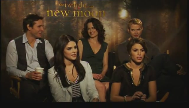 Ashley-Greene-dot-nl_NewMooninterview-TheMovieGuycom0223.jpg