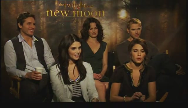 Ashley-Greene-dot-nl_NewMooninterview-TheMovieGuycom0224.jpg