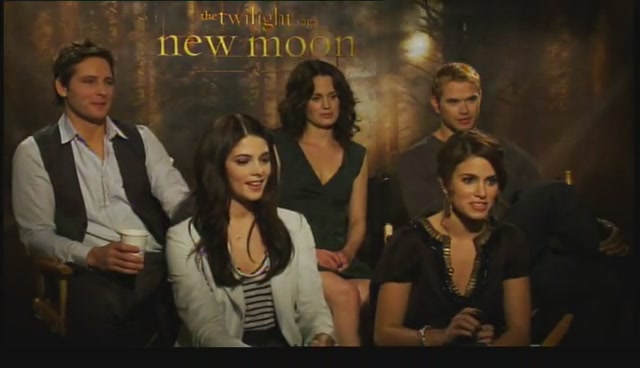 Ashley-Greene-dot-nl_NewMooninterview-TheMovieGuycom0225.jpg
