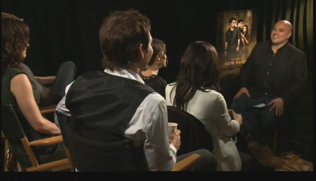 Ashley-Greene-dot-nl_NewMooninterview-TheMovieGuycom0227.jpg