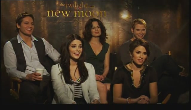 Ashley-Greene-dot-nl_NewMooninterview-TheMovieGuycom0233.jpg