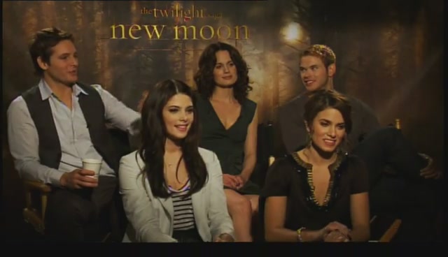 Ashley-Greene-dot-nl_NewMooninterview-TheMovieGuycom0235.jpg