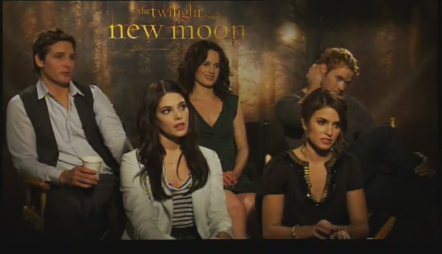 Ashley-Greene-dot-nl_NewMooninterview-TheMovieGuycom0248.jpg