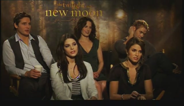 Ashley-Greene-dot-nl_NewMooninterview-TheMovieGuycom0249.jpg
