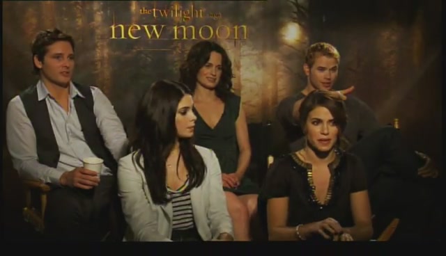 Ashley-Greene-dot-nl_NewMooninterview-TheMovieGuycom0251.jpg