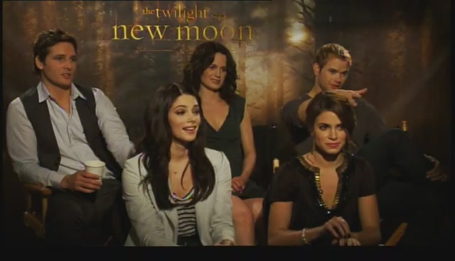 Ashley-Greene-dot-nl_NewMooninterview-TheMovieGuycom0252.jpg