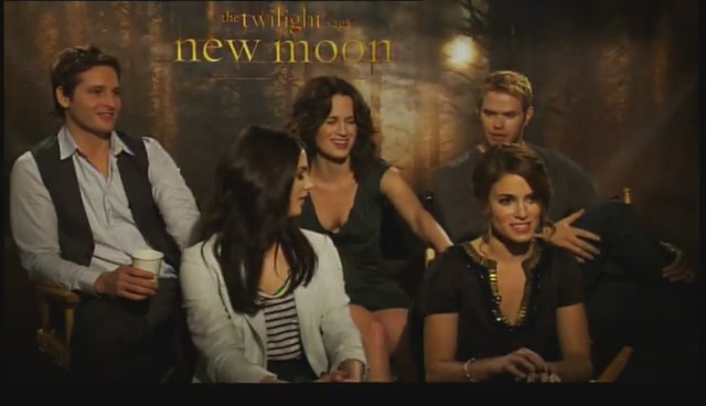 Ashley-Greene-dot-nl_NewMooninterview-TheMovieGuycom0257.jpg