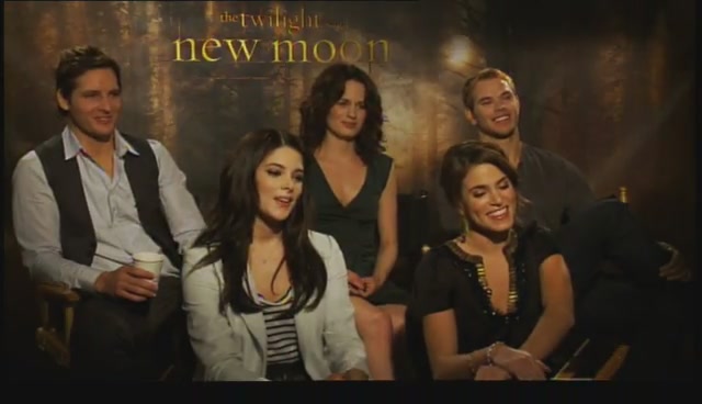 Ashley-Greene-dot-nl_NewMooninterview-TheMovieGuycom0274.jpg