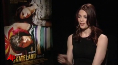 Ashley-Greene-dot-nl_Skatelandinterview-AP00075.jpg