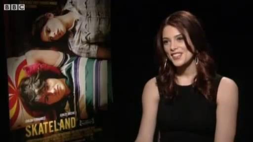 Ashley-Greene-dot-nl_Skatelandinterview-BBC00001.jpg