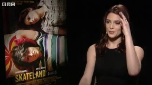 Ashley-Greene-dot-nl_Skatelandinterview-BBC00039.jpg