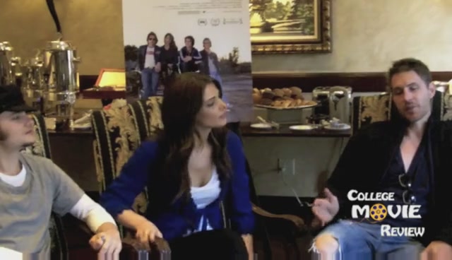 Ashley-Greene-dot-nl_Skatelandinterview-CollegeMovieReviewCom0120.jpg