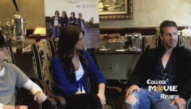 Ashley-Greene-dot-nl_Skatelandinterview-CollegeMovieReviewCom0124.jpg