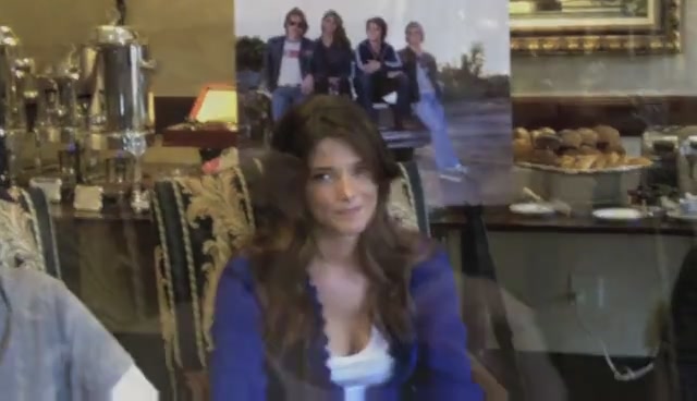 Ashley-Greene-dot-nl_Skatelandinterview-CollegeMovieReviewCom0234.jpg