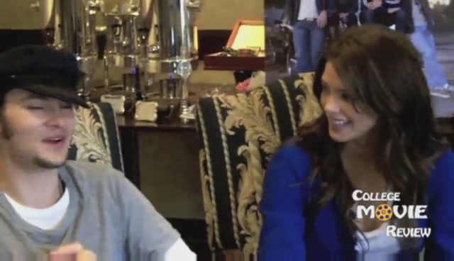 Ashley-Greene-dot-nl_Skatelandinterview-CollegeMovieReviewCom0239.jpg