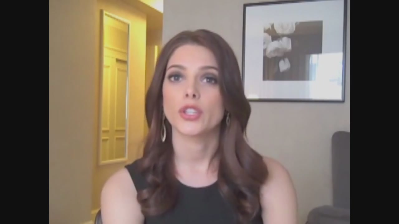 Ashley-Greene-dot-nl_Skatelandinterview-ComingSoonNet0101.jpg