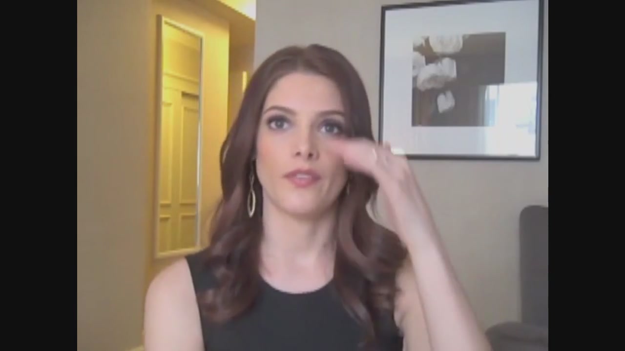 Ashley-Greene-dot-nl_Skatelandinterview-ComingSoonNet0214.jpg