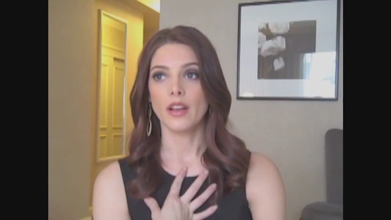 Ashley-Greene-dot-nl_Skatelandinterview-ComingSoonNet0304.jpg