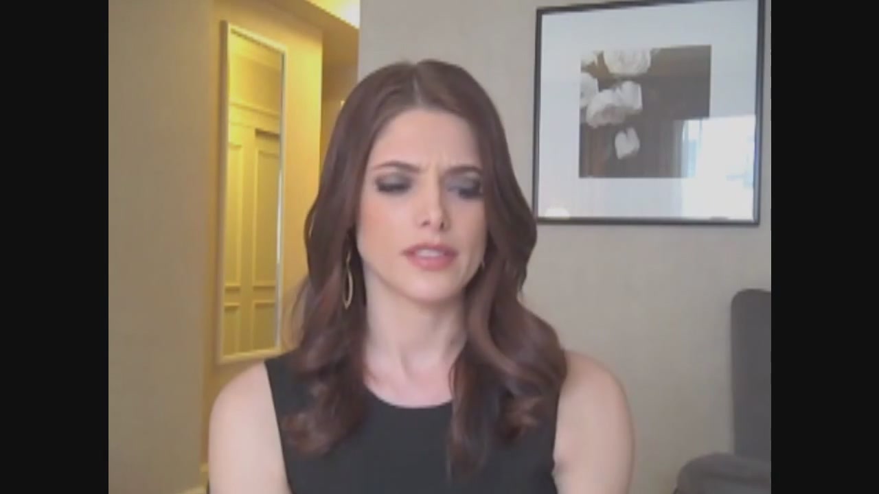 Ashley-Greene-dot-nl_Skatelandinterview-ComingSoonNet0311.jpg