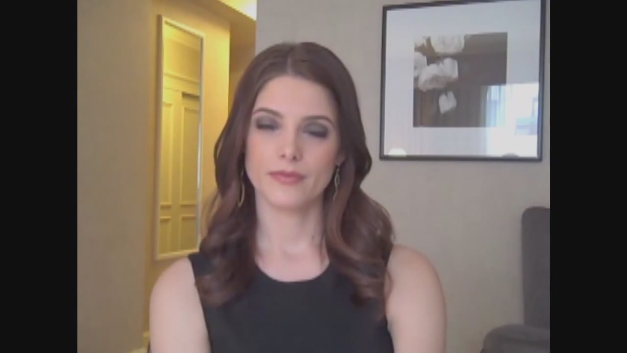 Ashley-Greene-dot-nl_Skatelandinterview-ComingSoonNet0720.jpg