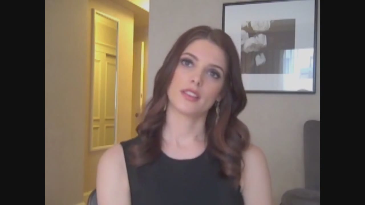 Ashley-Greene-dot-nl_Skatelandinterview-ComingSoonNet0728.jpg