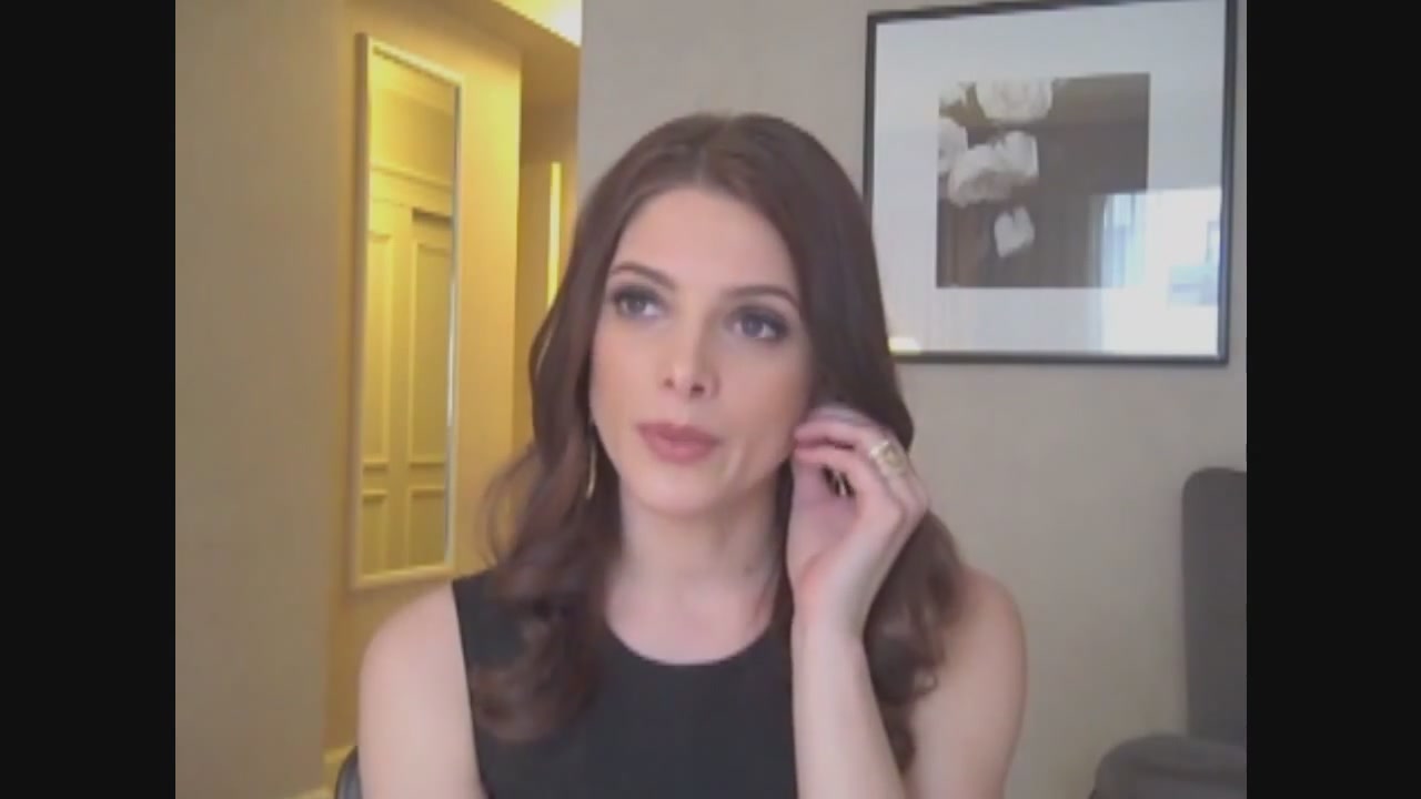 Ashley-Greene-dot-nl_Skatelandinterview-ComingSoonNet0801.jpg