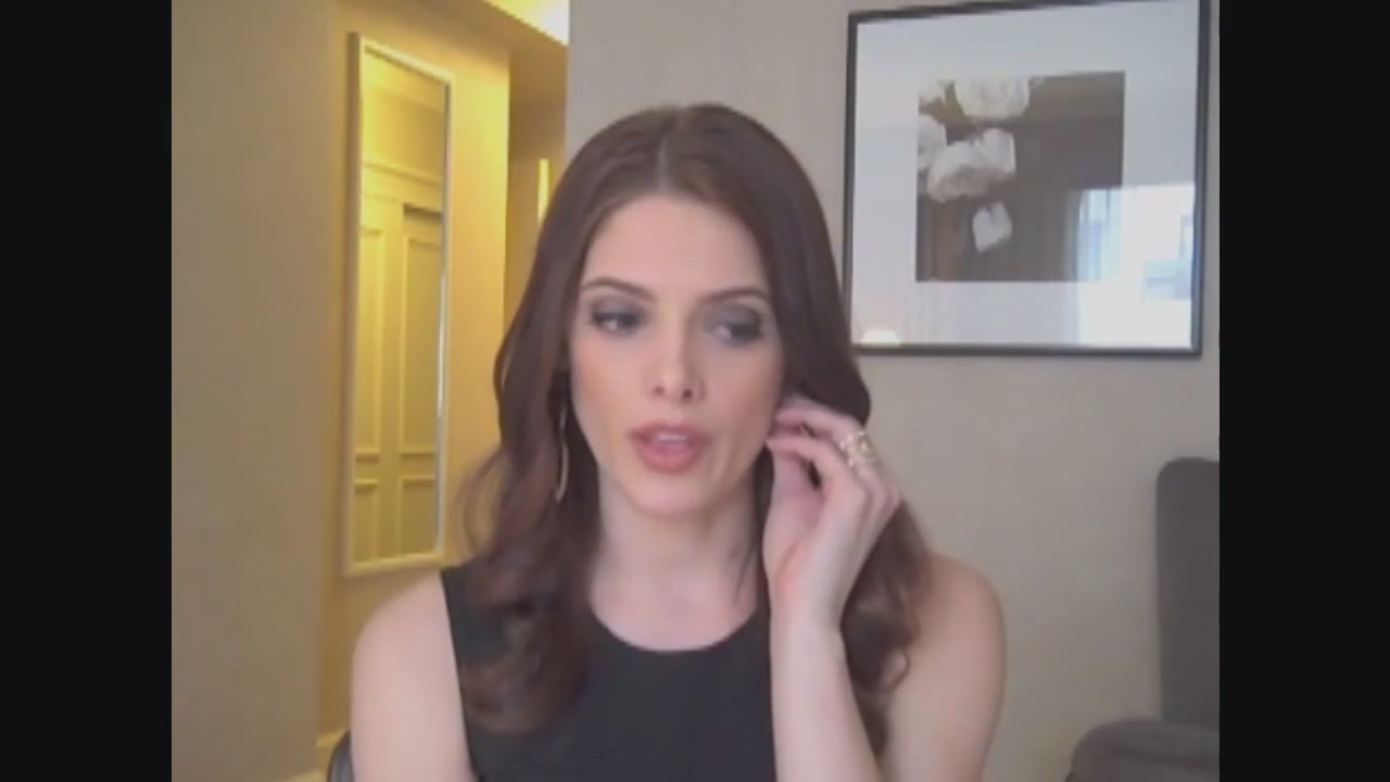 Ashley-Greene-dot-nl_Skatelandinterview-ComingSoonNet0802.jpg