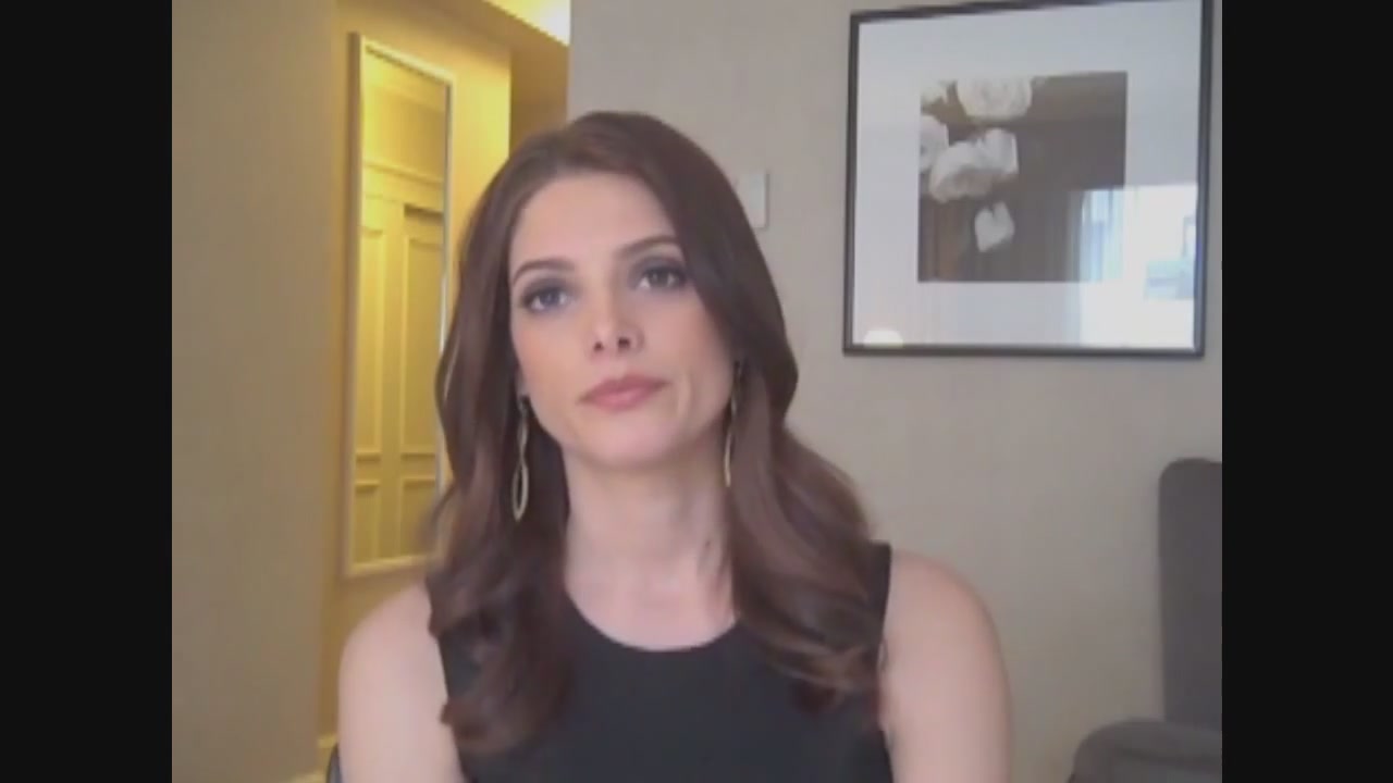 Ashley-Greene-dot-nl_Skatelandinterview-ComingSoonNet0808.jpg