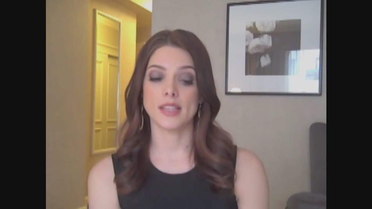 Ashley-Greene-dot-nl_Skatelandinterview-ComingSoonNet0811.jpg