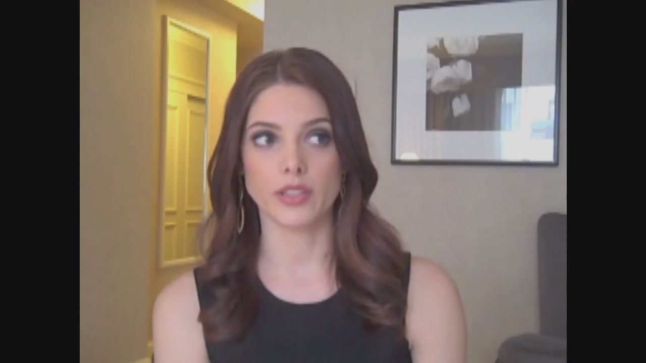 Ashley-Greene-dot-nl_Skatelandinterview-ComingSoonNet0814.jpg
