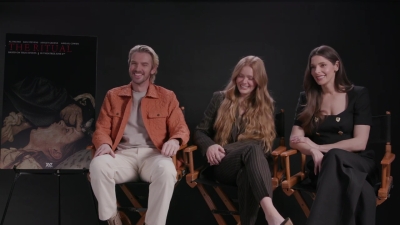 ashley-greene-dot-nl_TheRitualPressJunket-TheMarySue1156.jpg