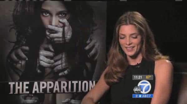 Ashley-Greene-dot-nl_TheApparition-PressJunket-ABC7-0061.jpg