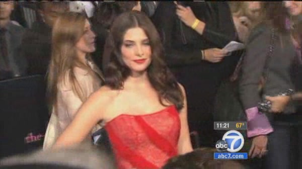 Ashley-Greene-dot-nl_TheApparition-PressJunket-ABC7-0080.jpg