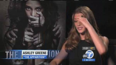 Ashley-Greene-dot-nl_TheApparition-PressJunket-ABC7-0030.jpg