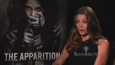 Ashley-Greene-dot-nl_TheApparition-PressJunket-BlackTreeTV0203.jpg