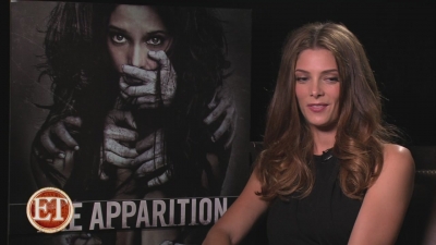 Ashley-Greene-dot-nl_TheApparition-PressJunket-ET0083.jpg