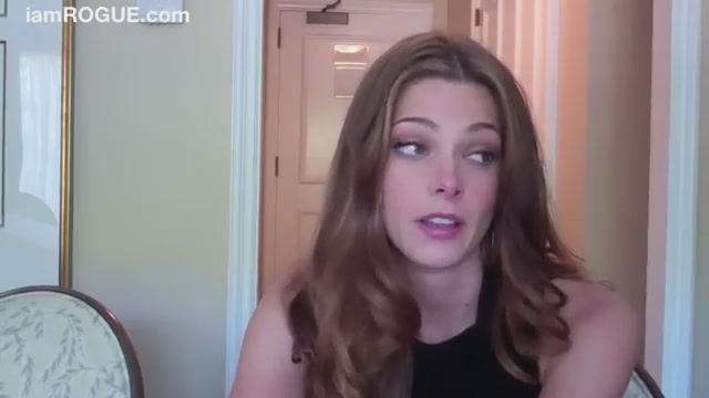 Ashley-Greene-dot-nl_TheApparition-PressJunket-IAmRouge0148.jpg