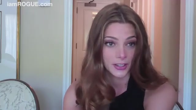 Ashley-Greene-dot-nl_TheApparition-PressJunket-IAmRouge0208.jpg